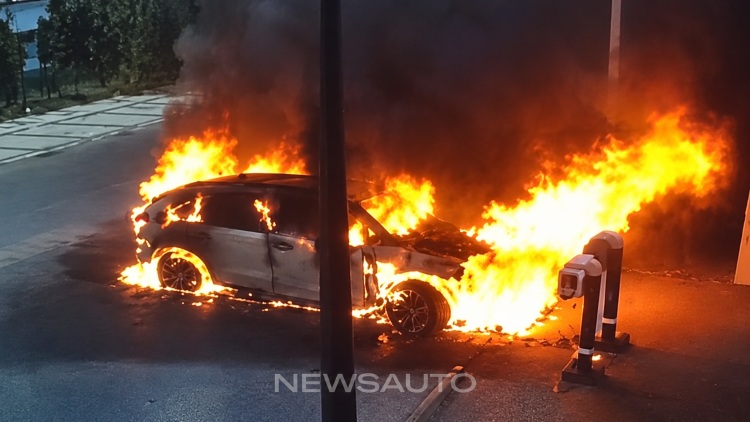 Video: Στις φλόγες το «καμάρι» του Ερντογάν