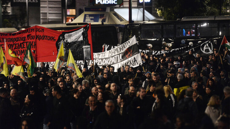 Live update: Σε εξέλιξη πορείες για το Πολυτεχνείο - Έκαψαν σημαία του Ισραήλ και των ΗΠΑ στη Θεσσαλονίκη