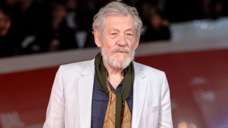 Ίαν ΜακΚέλεν: Υπάρχει αρκετή πρωτότυπη τέχνη γύρω μας για να μην χρειαζόμαστε την Τεχνητή Νοημοσύνη