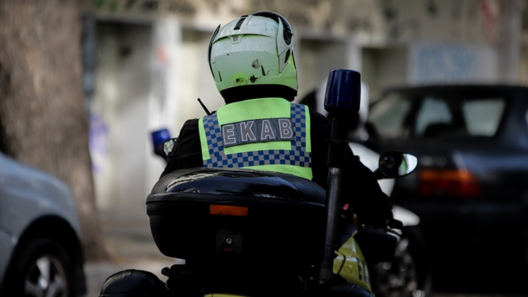 Θεσσαλονίκη: Τρεις τραυματίες από παράσυρση στην Εθνική προς Καβάλα - Φορτηγό χτύπησε πεζό που είχε σταματήσει λόγω βλάβης