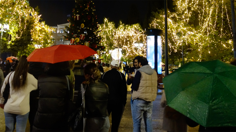 Ουκρανικός χιονιάς το Σαββατοκύριακο, πώς θα κινηθεί η κακοκαιρία τις επόμενες ώρες - Δείτε χάρτες