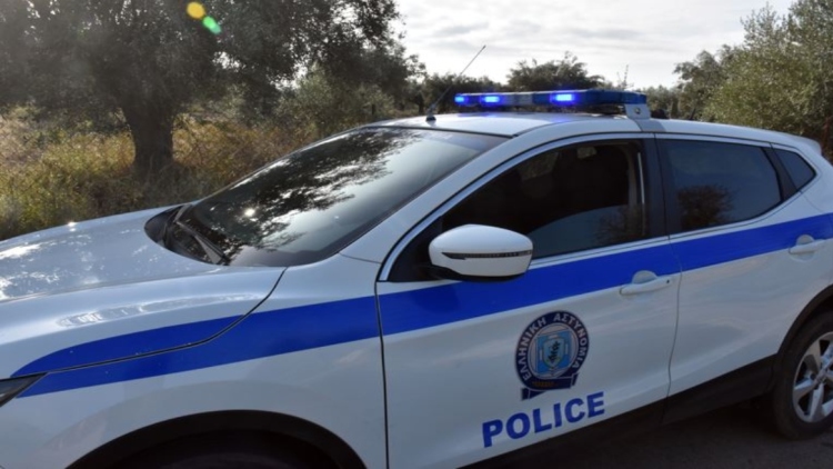 Στο νοσοκομείο Κομοτηνής ένας αστυνομικός και τρεις δράστες μετά από καταδίωξη 
