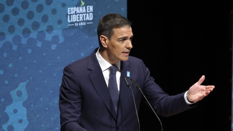 «Όχι» από τον Σάντσεθ στη χρήση των βάσεων στην Ισπανία από αμερικανικά αεροσκάφη κατά του Ιράν
