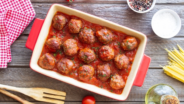 Φριτέζα αέρος: 12 συνταγές για αφράτα μπιφτέκια και τραγανούς κεφτέδες σε 15 λεπτά