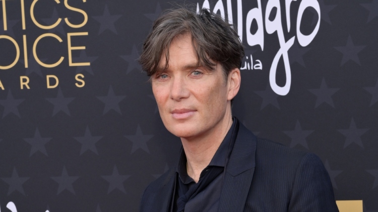 Κίλιαν Μέρφι: Νέες φωτογραφίες από τα γυρίσματα στην Αθήνα για την ταινία του Νταμιέν Σαζέλ
