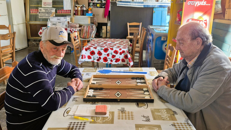 «Η Καραγκούνα»: Επίσκεψη σε ένα από τα παλαιότερα καφενεία της χώρας μας 