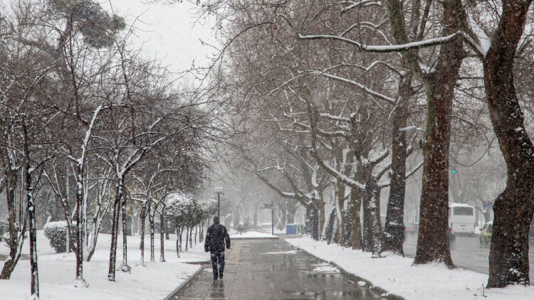 Έρχεται κακοκαιρία από αύριο με πτώση θερμοκρασίας έως και 10 βαθμούς Κελσίου, πού θα χιονίσει