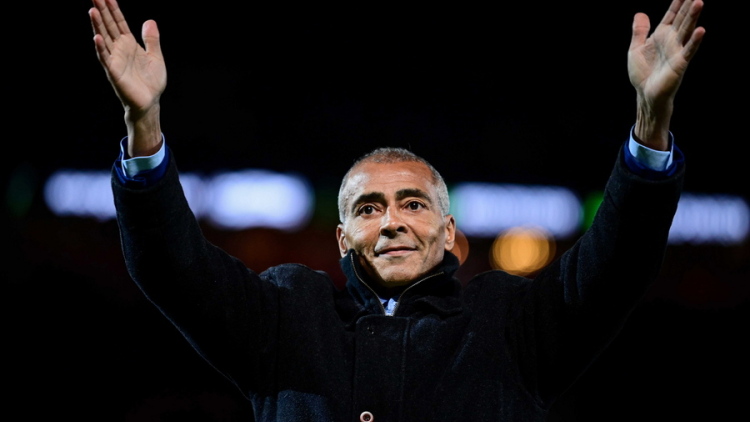 Ρομάριο κατά Αντσελότι για τον αποκλεισμό του Νεϊμάρ: «Ένας σταρ πρέπει να παίζει, ελπίζω να τον καλέσεις στο Μουντιάλ»