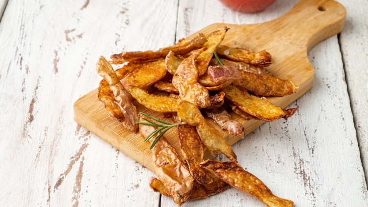 Τσιπς από φλούδες λαχανικών; 6 λαχταριστοί τρόποι για να αξιοποιήσετε τα περισσεύματα