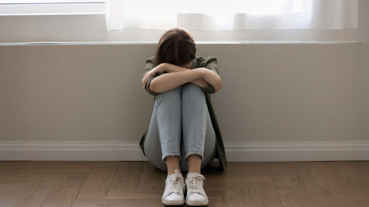 Θεσσαλονίκη: 20χρονη κατήγγειλε ότι την κακοποιούσε σεξουαλικά ο 71χρονος σύντροφος της μητέρας της από όταν ήταν 14 ετών