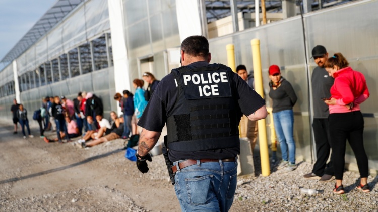 Πράκτορες της ICE έφαγαν σε μεξικάνικο εστιατόριο στη Μινεσότα και μετά συνέλαβαν το προσωπικό