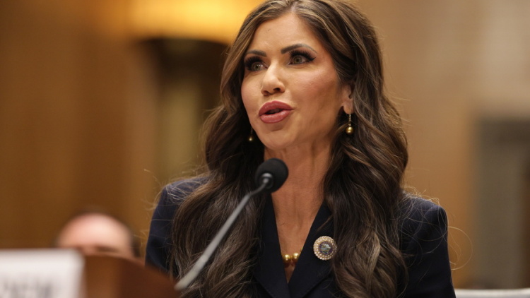 Αναστέλλεται η παροχής βίζας με λοταρία στις ΗΠΑ: Μέσω αυτής φέρεται να μπήκε στη χώρα ο δράστης της επίθεσης στο Brown