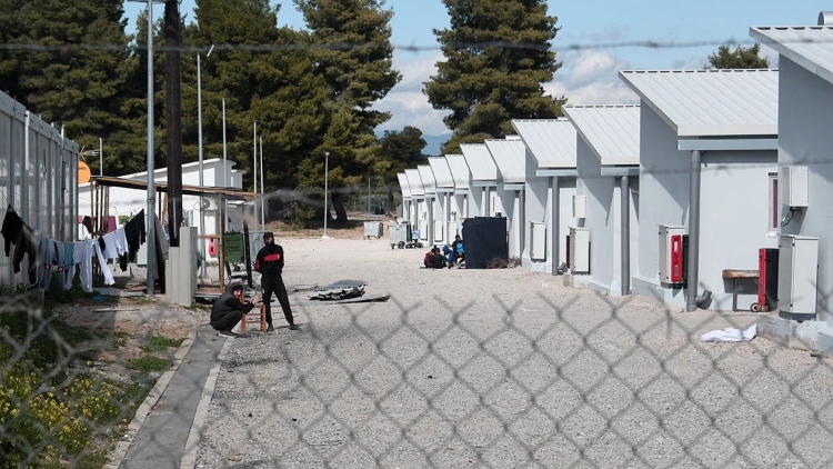 Μαχαίρωσαν 20χρονο στη δομή μεταναστών στη Ριτσώνα, αναζητείται ο δράστης