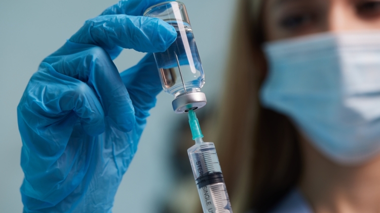 «Μεγάλες προσδοκίες για εμβόλιο ενάντια στον προχωρημένο καρκίνο πνεύμονα»: Τι λέει ο διευθυντής του Ογκολογικού του Αγίου Σάββα