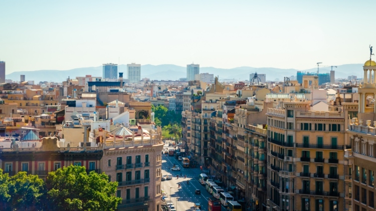 Έως 15 ευρώ τη βραδιά ο τουριστικός φόρος στη Βαρκελώνη, διπλασιάζεται το τέλος για επισκέπτες