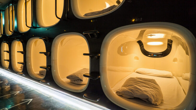 Η εμπειρία της διαμονής σε capsule hotel: Τα μικροσκοπικά δωμάτια που έδωσαν μια νέα διάσταση στην έννοια της φιλοξενίας 