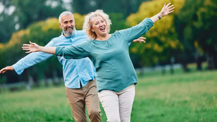 Ο Σουηδός καθηγητής που ανατρέπει τους κανόνες προς όφελος της υγείας – Τι συμβουλεύει για να νιώθουμε καλά