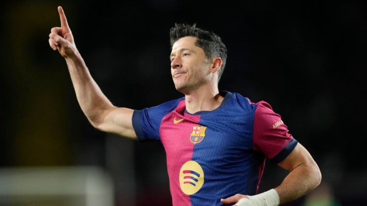 Ποιος είναι ο ιδανικός αντικαταστάτης του Λεβαντόφσκι στην Μπαρτσελόνα, Κέιν ή Άλβαρες; – Οι ειδικοί απαντούν