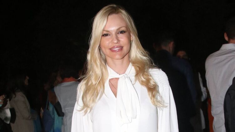 Βίκυ Κάβουρα: Όταν ήμουν έγκυος, έπαιζα και έπαθα αιμορραγία πάνω στη σκηνή, τελείωσα και πήγα κατευθείαν στο νοσοκομείο