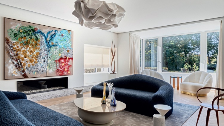 Πώς μία βίλα μετατράπηκε σε ιδανικό σπίτι για πενταμελείς οικογένειες (εικόνες)