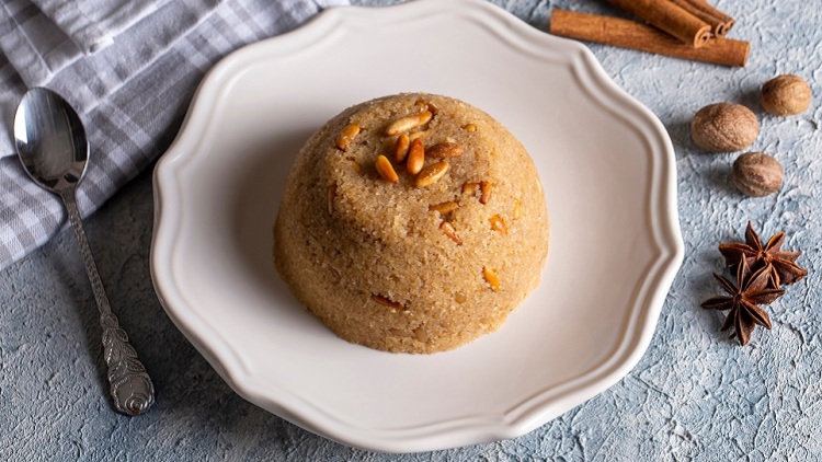 Χαλβάς και άλλα 22 παραδοσιακά και ιδιαίτερα γλυκά με σιμιγδάλι και ταχίνι