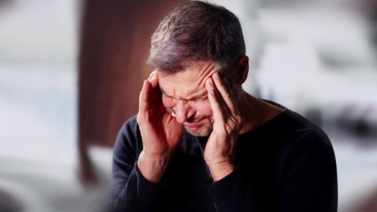 Ποια είναι τα συμπτώματα ενός μίνι εγκεφαλικού: Πόσο πρέπει να μας ανησυχήσει;