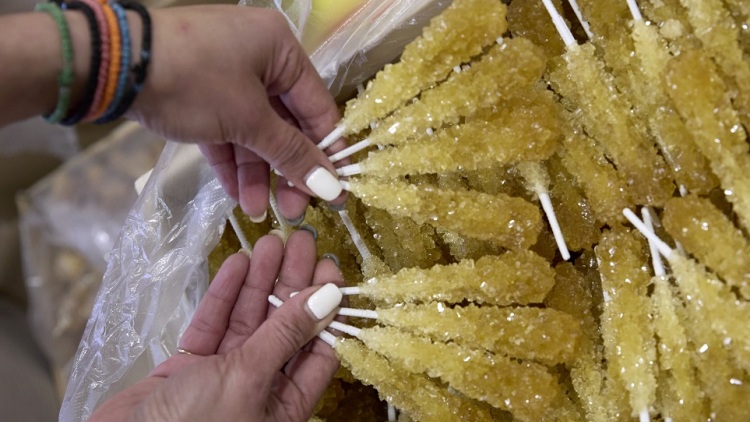 Δοκιμάσαμε το ζαχαρωτό – διαμάντι του Ιράν στην πλατεία Βικτωρίας