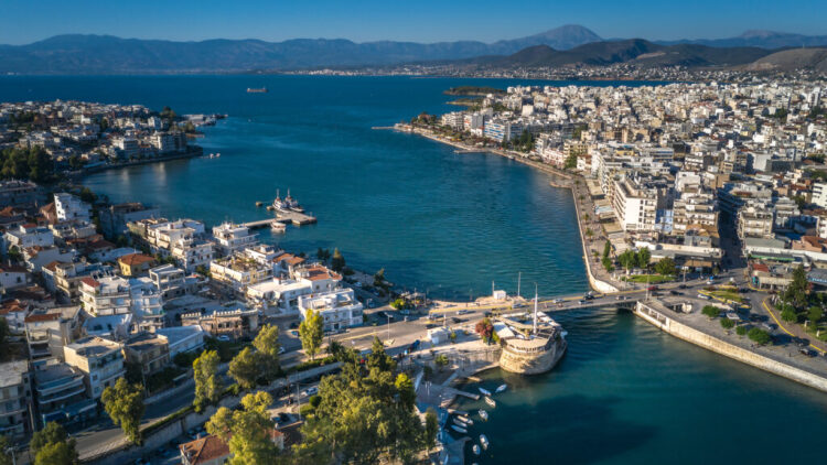 Χαλκίδα-Λιβαδειά-Γαλαξίδι: Διαδρομή σε ισορροπία στεριάς και θάλασσας