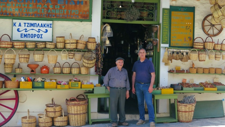 Η ιστορία πίσω από το παλαιότερο παντοπωλείο στη Νάξο