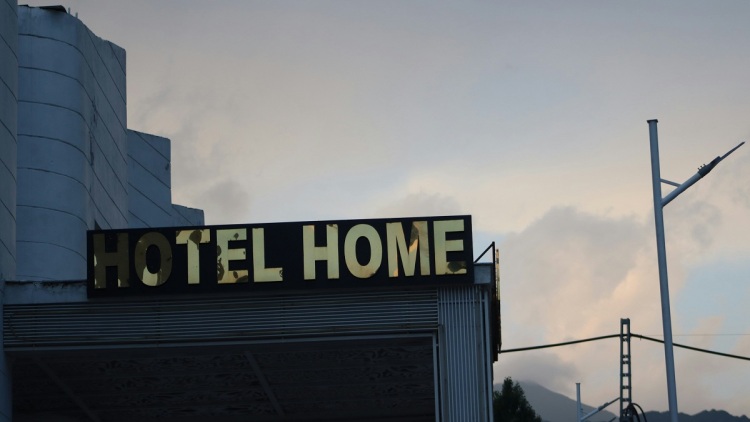 Τα προειδοποιητικά σημάδια ότι δεν πρέπει να κάνουμε κράτηση σε ένα ξενοδοχείο