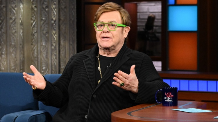 Ο Έλτον Τζον εκνευρίστηκε με την καθυστέρηση της έναρξης του Rock & Roll Hall of Fame - «Το αεροπλάνο μου περιμένει»
