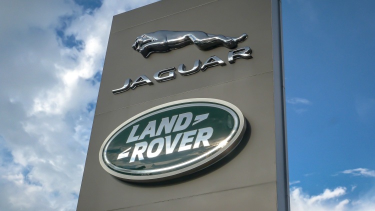 Η Jaguar ανακαλεί πάνω από 2.200 ηλεκτρικά SUV στις ΗΠΑ λόγω προειδοποίησης για κίνδυνο πυρκαγιάς