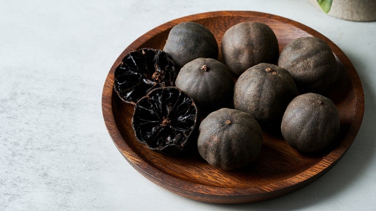 Αποξηραμένα λεμόνια (loomi) – Πώς χρησιμοποιούνται και γιατί αξίζει να τα δοκιμάσετε