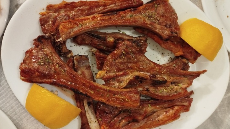 Κιτσαρώνας: Ο πιο λαχταριστός λόγος για να πας στο Μενίδι εδώ και 70 χρόνια