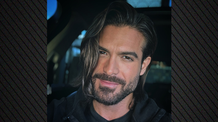 Ο Άρης Μουγκοπέτρος επέστρεψε στο στούντιο ηχογράφησης έναν χρόνο μετά τον ακρωτηριασμό των δαχτύλων του