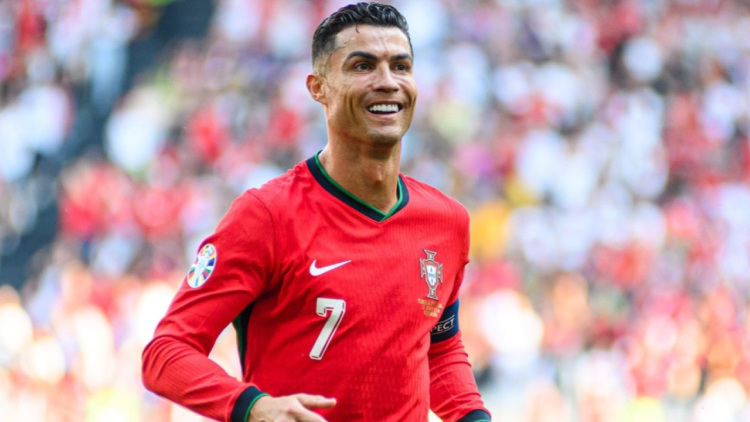 Το… εξωφρενικά πανάκριβο δώρο του Ρονάλντο στους συμπαίκτες του για την κατάκτηση του Nations League!