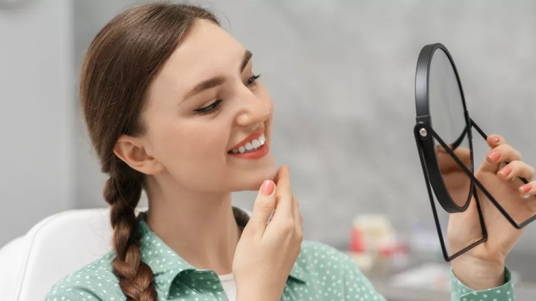 Ξεχάστε σφραγίσματα και εμφυτεύματα: Η νέα ανακάλυψη που αναγεννά τα δόντια με φυσικό τρόπο