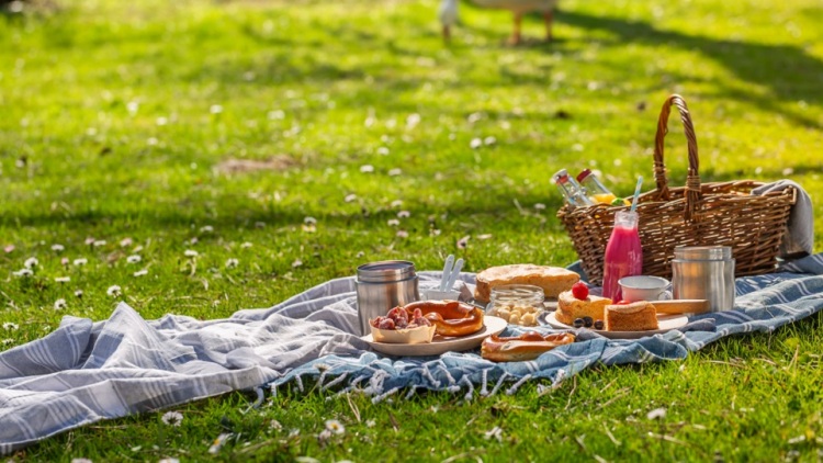 10 προτάσεις για το πρωτομαγιάτικο καλάθι του πικ νικ