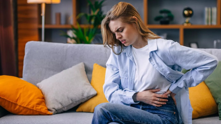 Καρκίνος Παχέος Εντέρου: Ένας γαστρεντερολόγος αποκαλύπτει το ενοχλητικό σύμπτωμα που προειδοποιεί έγκαιρα