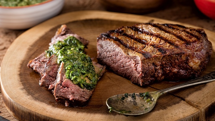 Τσιμιτσούρι: Και σάλτσα και μαρινάδα - δύο σε ένα (+συνταγή)