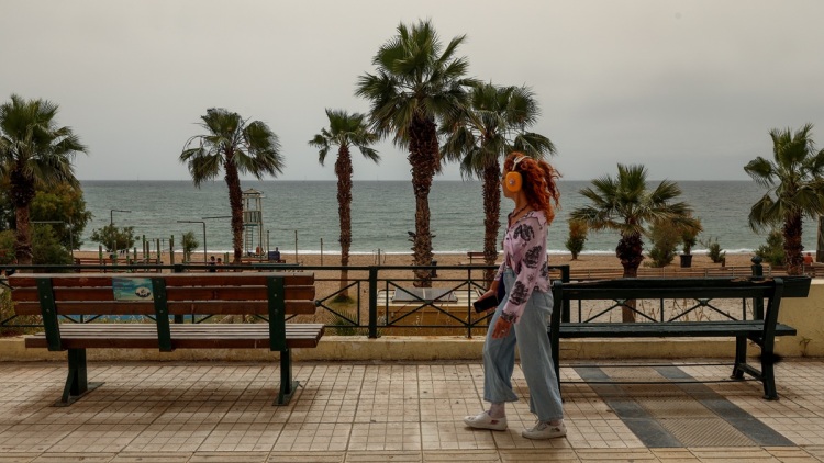 Καιρός: Ανοιξιάτικο το Σαββατοκύριακο - Για θερμή εισβολή με αφρικανική σκόνη από Δευτέρα, προειδοποιεί ο Τσατραφύλλιας