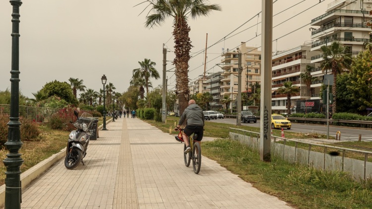 Καιρός: Άνοδος της θερμοκρασίας, αφρικανική σκόνη και υγρασία μέχρι την Τετάρτη – Από Πέμπτη επιστρέφει το φθινόπωρο 