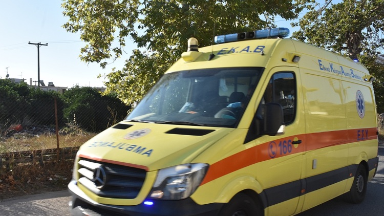 ΙΧ παρέσυρε 3χρονο παιδί στη Λάρισα - Μεταφέρθηκε στο νοσοκομείο