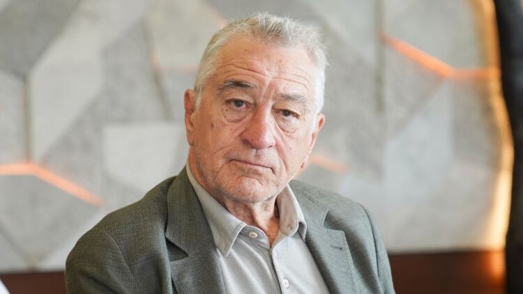 Ο 82χρονος Ρόμπερτ Ντε Νίρο πήγε στην παιδική χαρά με την 3χρονη κόρη του, δείτε βίντεο