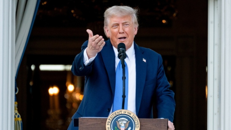 Τραμπ κατά την επίδοση διαπιστευτηρίων του νέου πρέσβη Αλεξανδρίδη: «Οι σχέσεις ΗΠΑ – Ελλάδας δεν ήταν ποτέ ισχυρότερες» 
