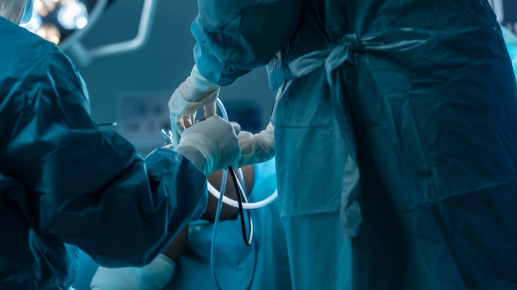 Έκαναν μεταμόσχευση με κατεστραμμένη καρδιά σε 2χρονο στην Ιταλία και κινδυνεύει να πεθάνει