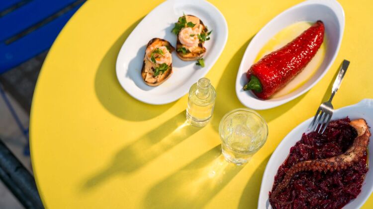 «Πάμε για δύο» στα τσιπουράδικα του Βόλου;