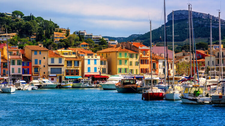 Το ψαροχώρι της νότιας Γαλλίας που μοιάζει με ελληνικό νησί
