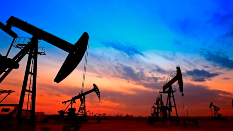 Ανεβαίνουν πετρέλαιο, χρυσός και ασήμι μετά το εμπάργκο Τραμπ στη Βενεζουέλα