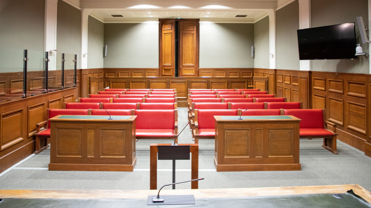 Σε δίκη για απόπειρα δολοφονίας «κατασκόπου» μετά από εντολή μασονικής στοάς πρώην πράκτορες στη Γαλλία